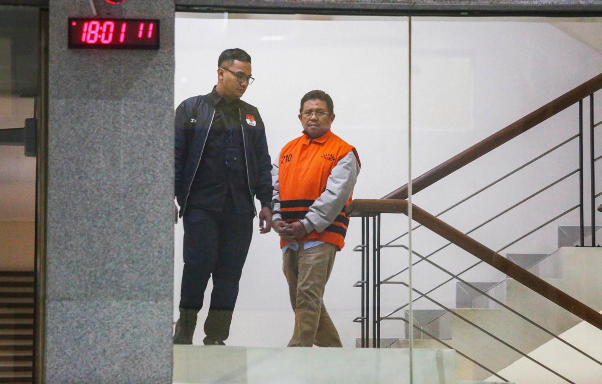 KPK Resmi Menahan Bupati Lombok Barat