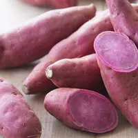 Berikut manfaat ubi merah dan tiga bahan makanan lainnya untuk kecantikan kulit yang tampak jauh lebih cerah dan memesona. (Foto: iStockphoto)