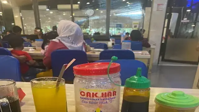 Rekomendasi Tempat Makan Soto Ayam di Surabaya