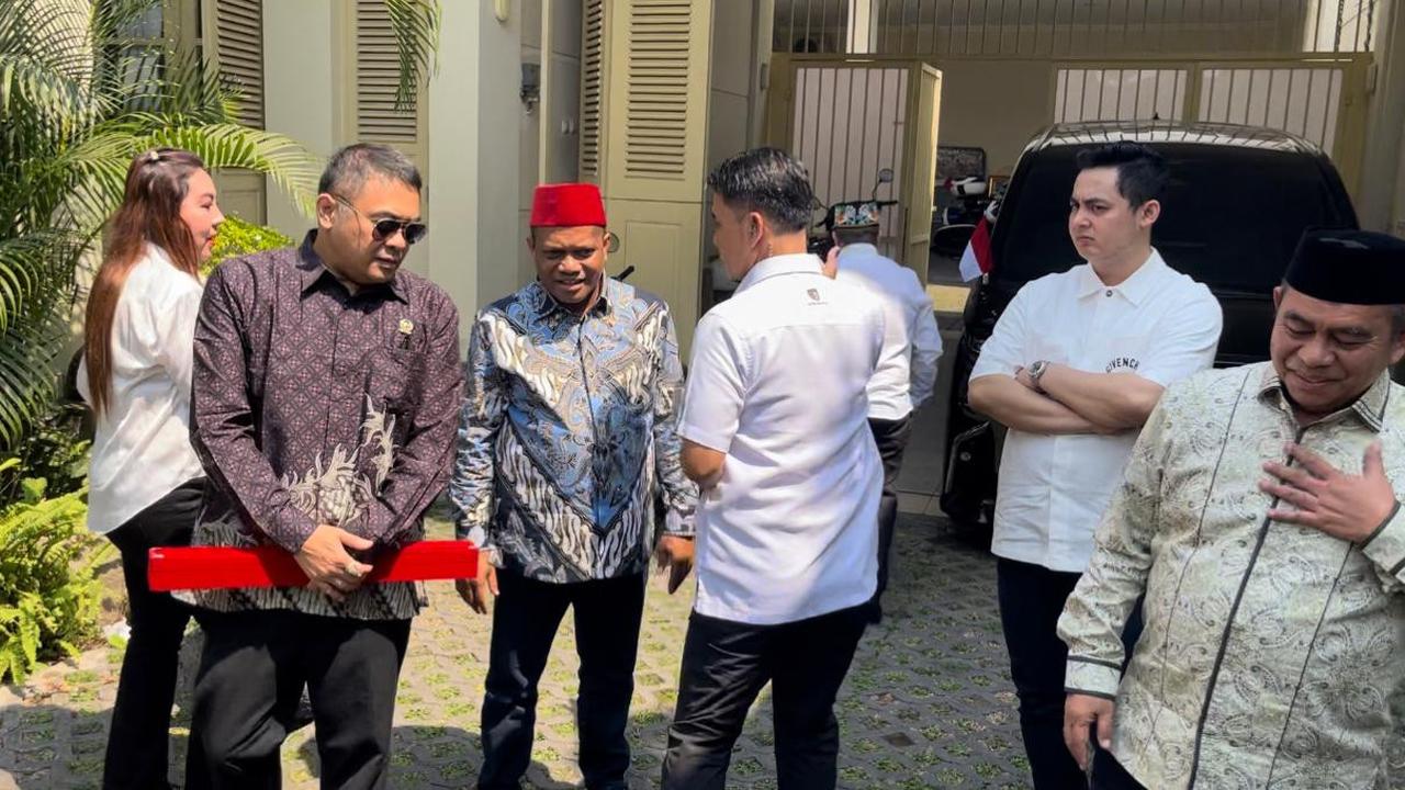 Sejumlah anggota DPD RI sowan Jokowi di Solo. (merdeka.com/arie sunaryo).
