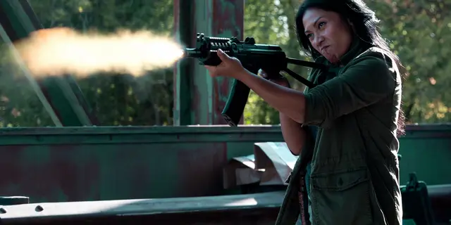 Anggun Ungkap Cerita di Balik Karambit Bersarung Batik dalam Serial Reacher Season 4