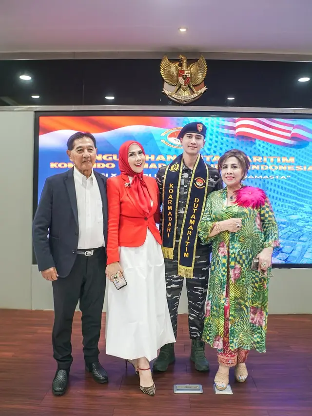 Ayah Venna Melinda Meninggal Dunia, Ini 6 Potret Kenangan Bersama Keluarga