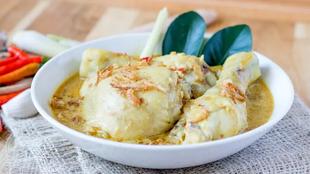 Resep Opor Ayam dengan Rasa Gurih Nikmat dan Aroma yang Menggiurkan, Gampang untuk Dibuat Lho