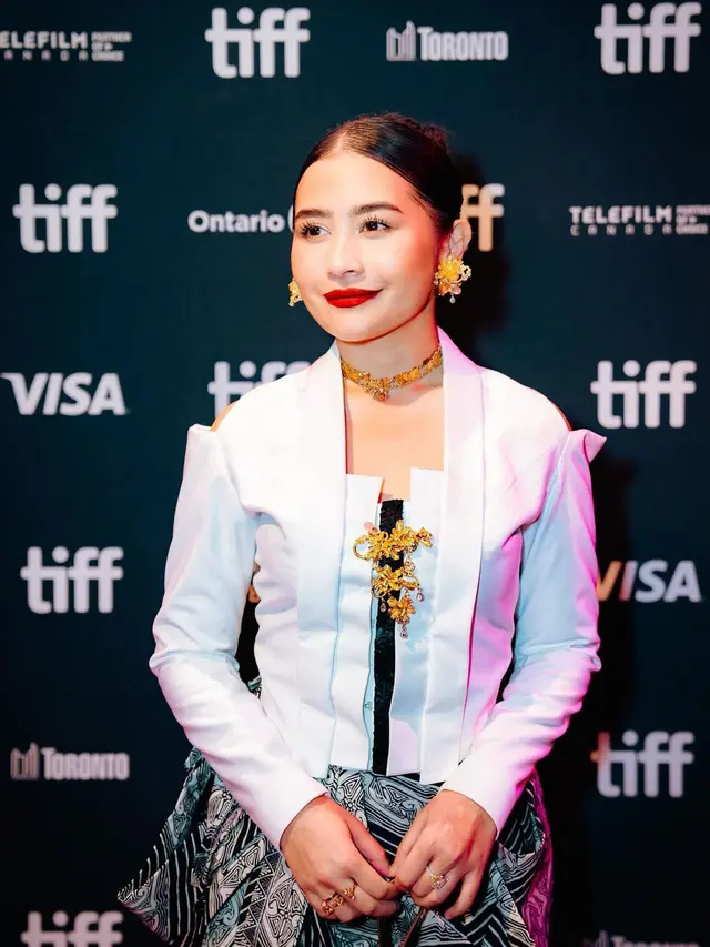 10 Gaya Artis di Red Carpet TIFF 2023, dari Prilly Latuconsina, Shenina Cinnamon, hingga Park Seo Joon