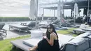 Sebagai ibu tiga anak, sosok Ririn Dwi Ariyanti hingga saat ini selalu tampil menawan. Ia pun kerap dipuji tampil awet muda di usianya yang sudah menginjak 37 tahun dengan gayanya yang stylish. Apalagi saat ini namanya kembali populer sejak bermain sinetron Cinta Setelah Cinta yang tayang di SCTV. (Liputan6.com/IG/@ririndwiariyanti)