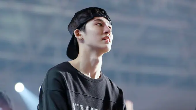 B.I iKON