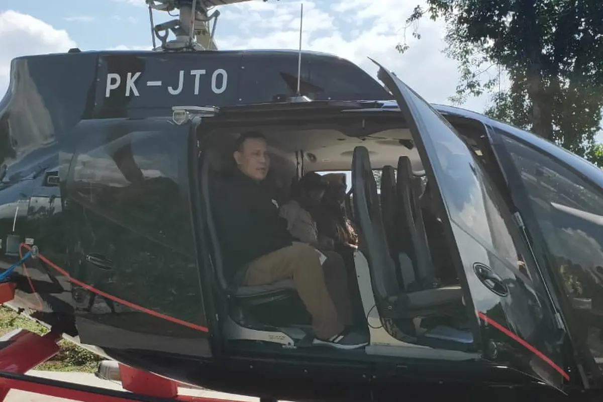 Ketua KPK Firli Bahuri naik helikopter