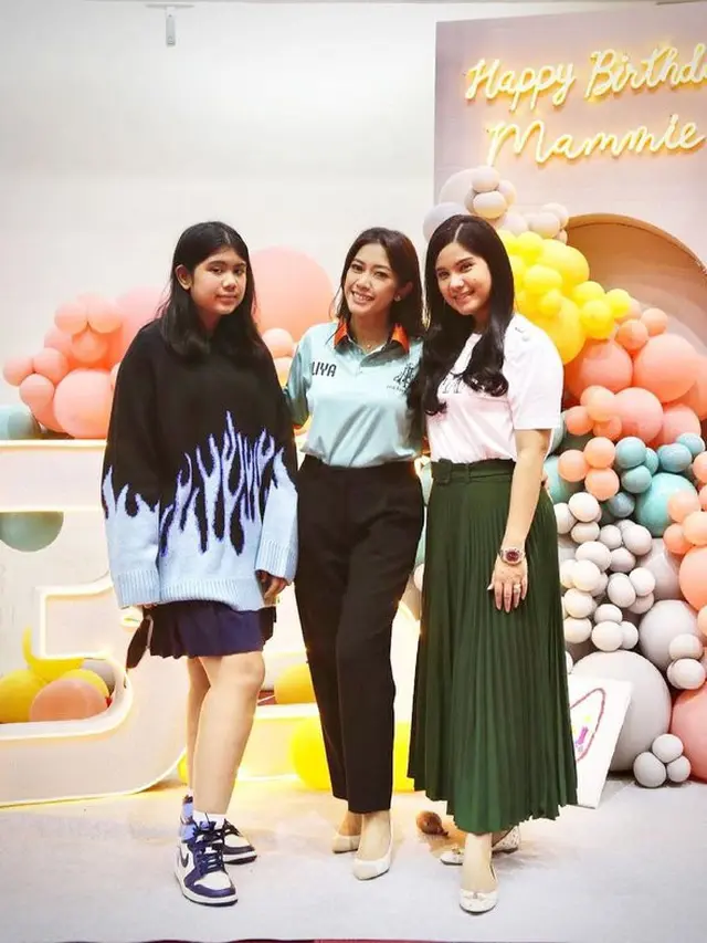 Beranjak Remaja, Ini 6 Potret Terbaru Almira Cucu SBY yang Bikin Pangling