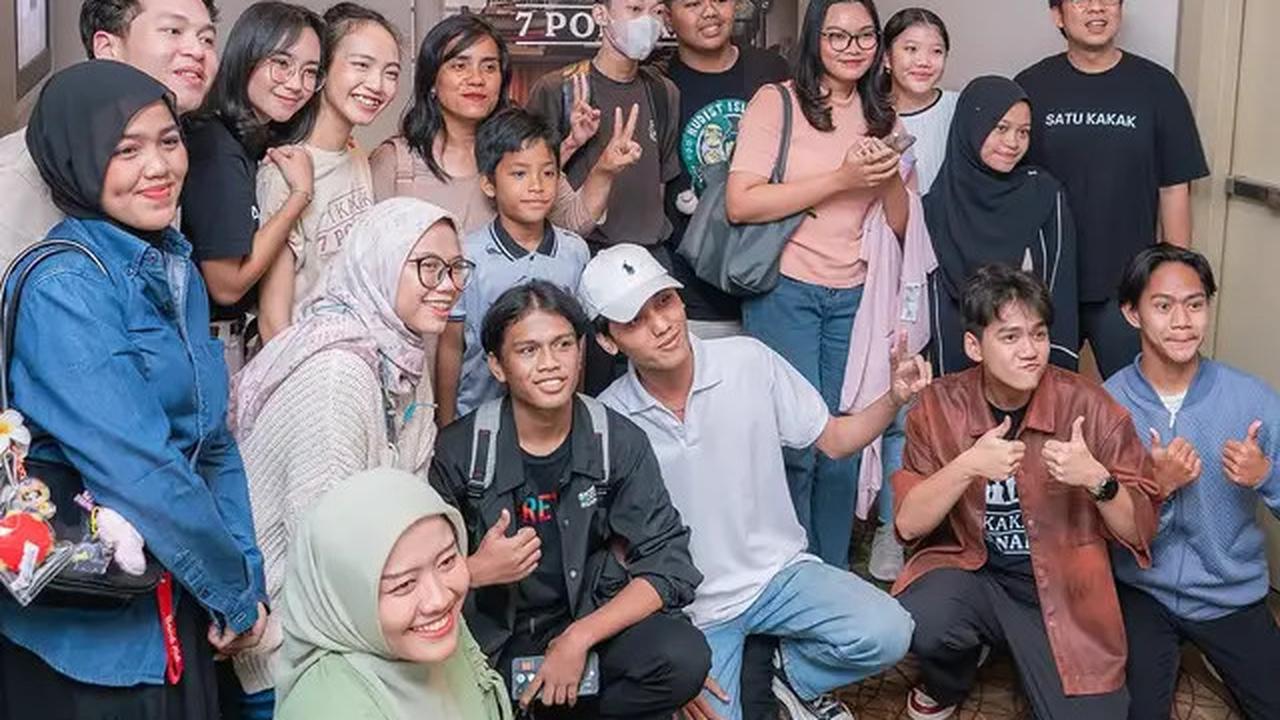 6 Potret Pemain Film 1 Kakak 7 Ponakan Cinema Visit, Raup 147 Ribu hingga Hari Ketiga