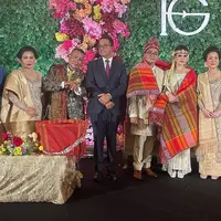 Anies Baswedan dalam pernikahan putra Hotman Paris Hutapea. (Instagram/ hotmanparisofficial)