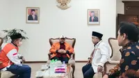 Kang Irwan menyambut kedatangan Presiden PKS Ahmad Syaikhu di Jawa Timur, Kamis (24/11/2022). (Istimewa).