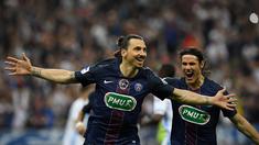 Zlatan Ibrahimovic mencetak 2 gol saat Paris Saint-Germain (PSG) menang 4-2 atas Olympique Marseille pada final Coupe de France di Stade de France, Sabtu (21/5/2016). (AFP/Franck Fife)