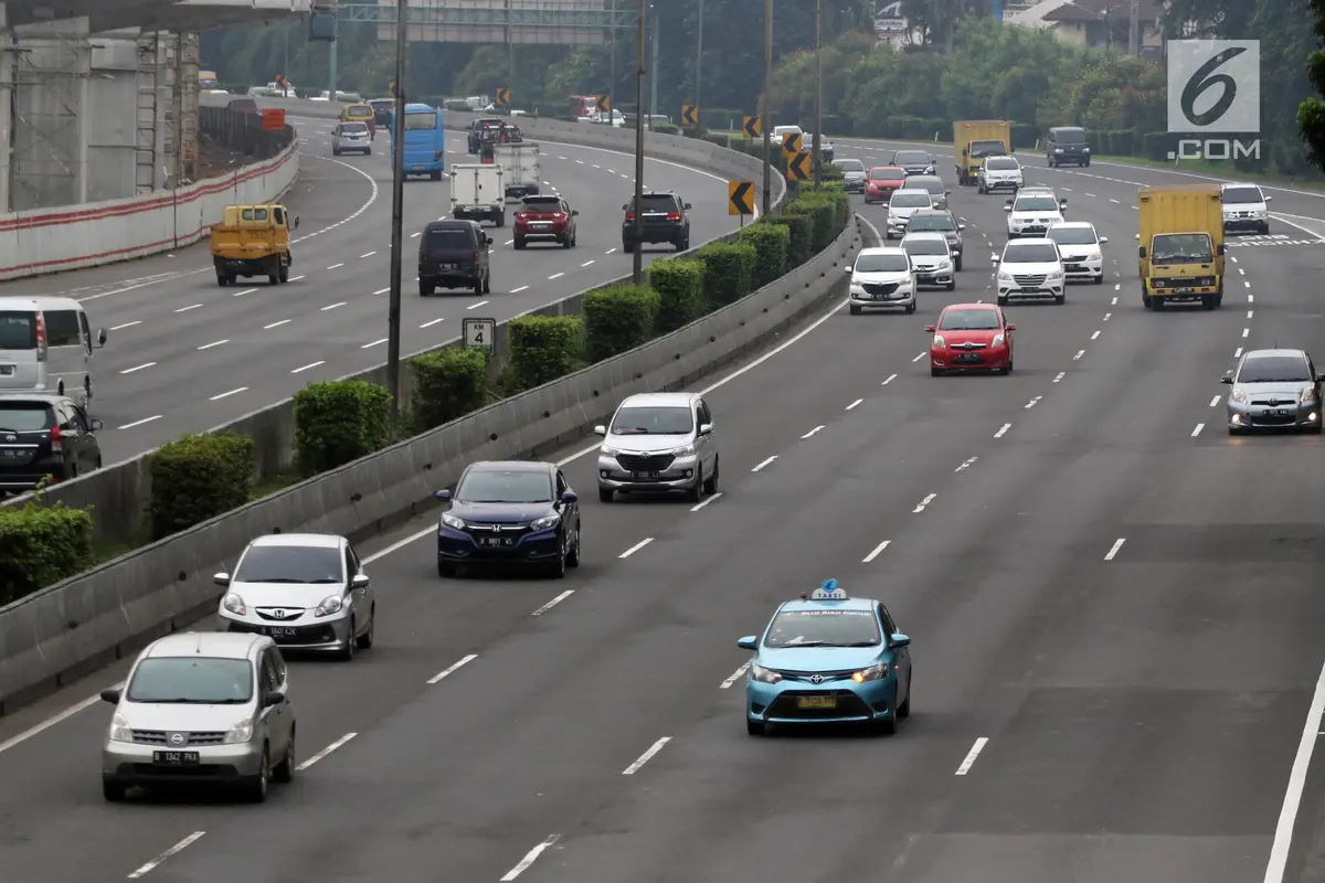 Ilustrasi mobil masuk ke wilayah Jakarta