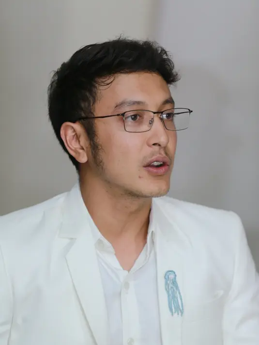 Lantas, apa yang akhirnya membuat Nadine Chandrawinata mau menikah dengan Dimas Anggara? Menurut kakak kandung Marcell dan Mischa Chandrawinata itu, sosok Dimas Anggara merupakan paket lengkap seorang suami idaman. (Adrian Putra/Bintang.com)