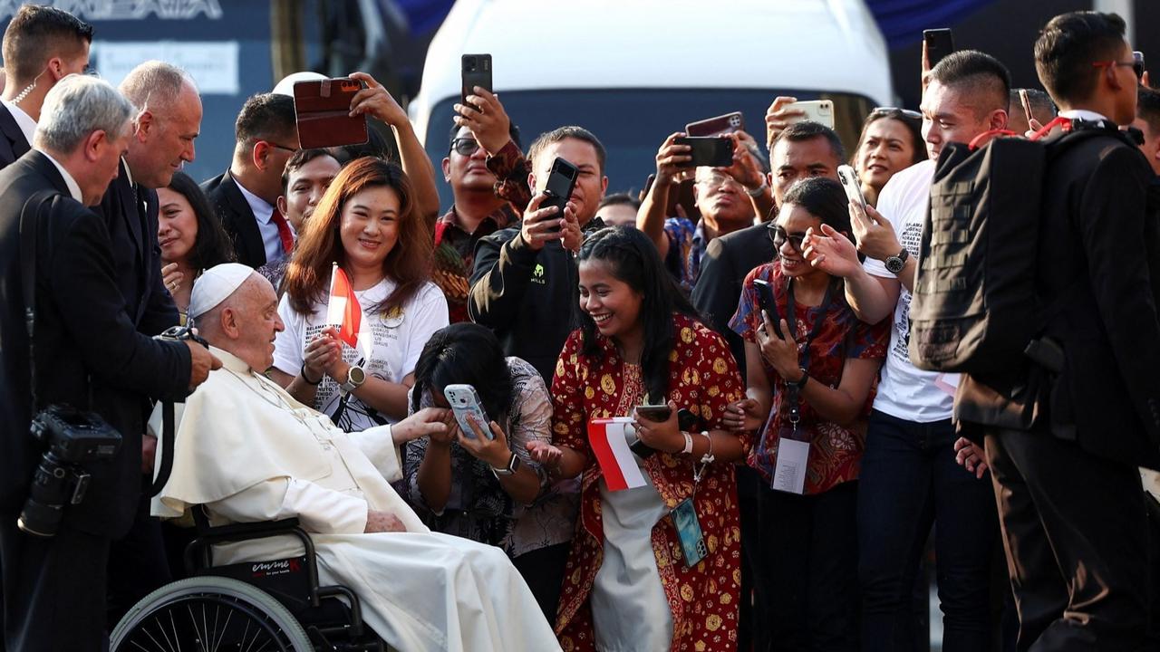 Kisah Jusuf Hamka Bertemu Paus Fransiskus, Kedua Tangannya Lembut sampai Pecinya Dipuji Sangat Indah
