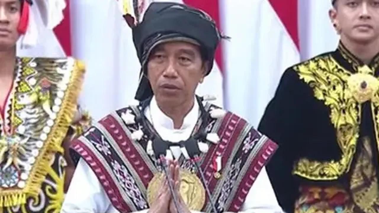 Presiden Jokowi menyampaiakan ia sering mendapat umpatan kata-kata kasar di media sosial.