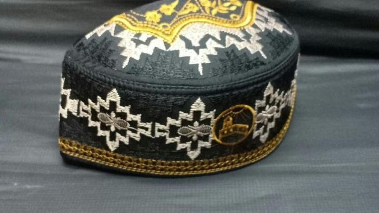rekomendasi model peci pria untuk lebaran 2025