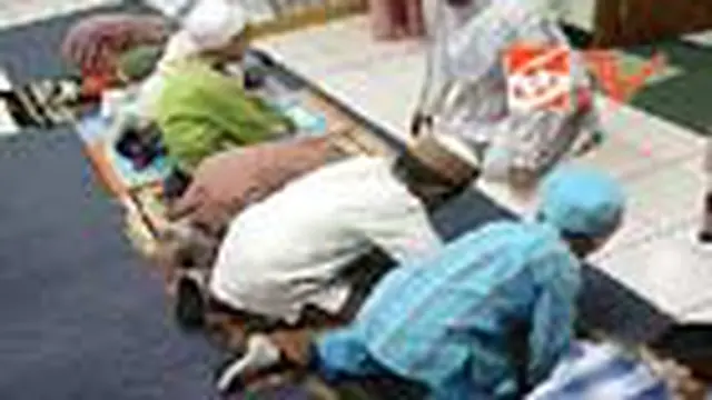 Ajarkan Anak Salat di Usia Dini