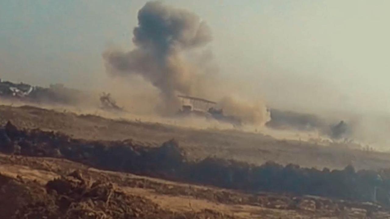 Sayap militer Hamas merilis sebuah video, pada Rabu (1/11/2023), yang memperlihatkan aksi serangan balasan terhadap tank-tank Israel yang melancarkan serangan darat di Jalur Gaza.&nbsp;