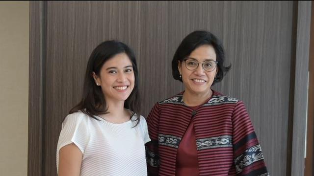 Dian Sastro dan Menkeu Sri Mulyani
