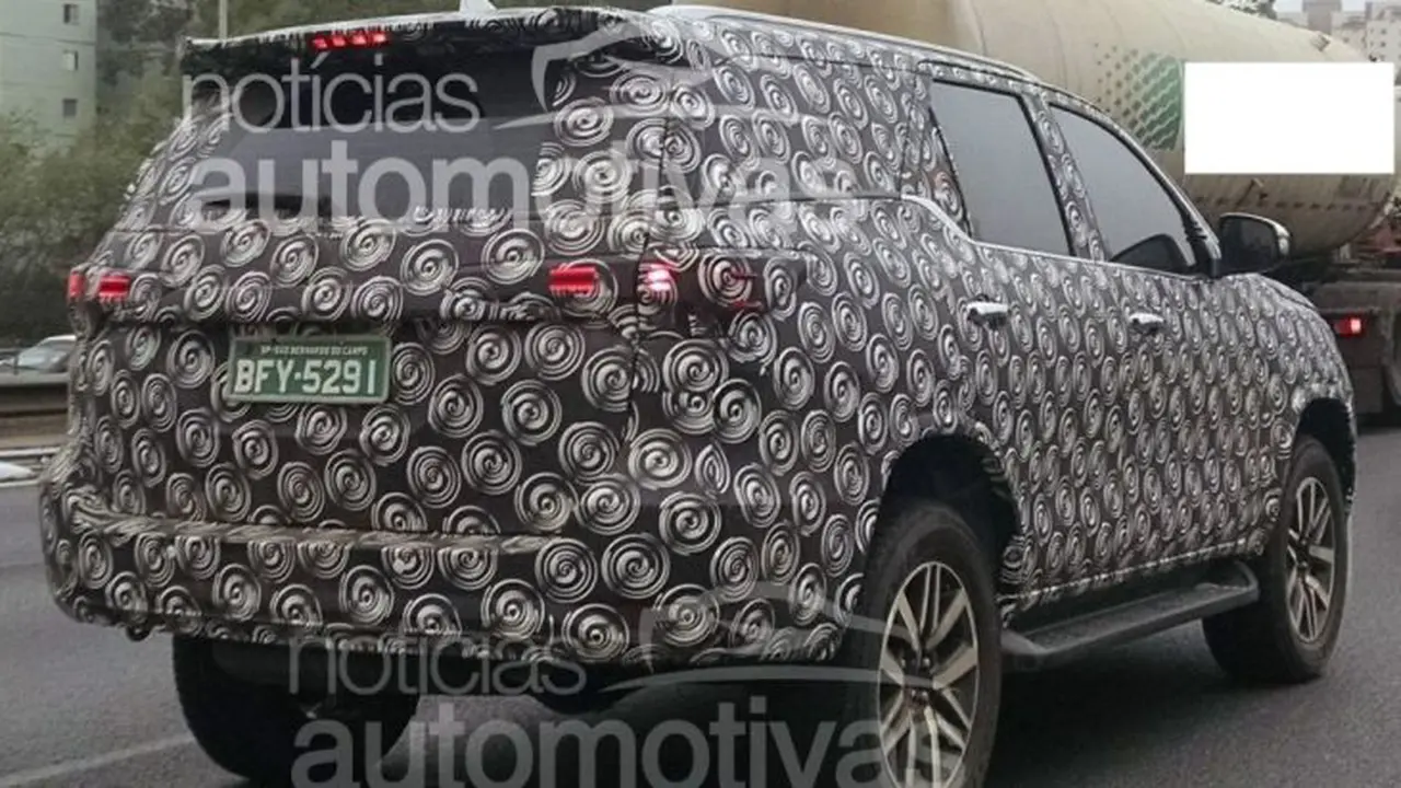Toyota Fortuner 2016 Terekam Sedang Lakukan Uji Coba