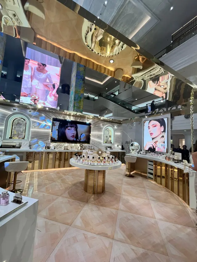 Dior Beauty Plaza Indonesia Christmas Pop-up