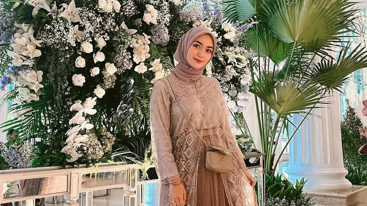 7 Inspirasi Baju Kondangan Hijab Simple ala Artis, Citra Kirana hingga Lesti Kejora