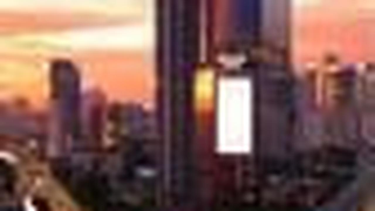 VIDEO: Kesibukan Kota Jakarta di Bawah Langit Senja yang Keren Banget