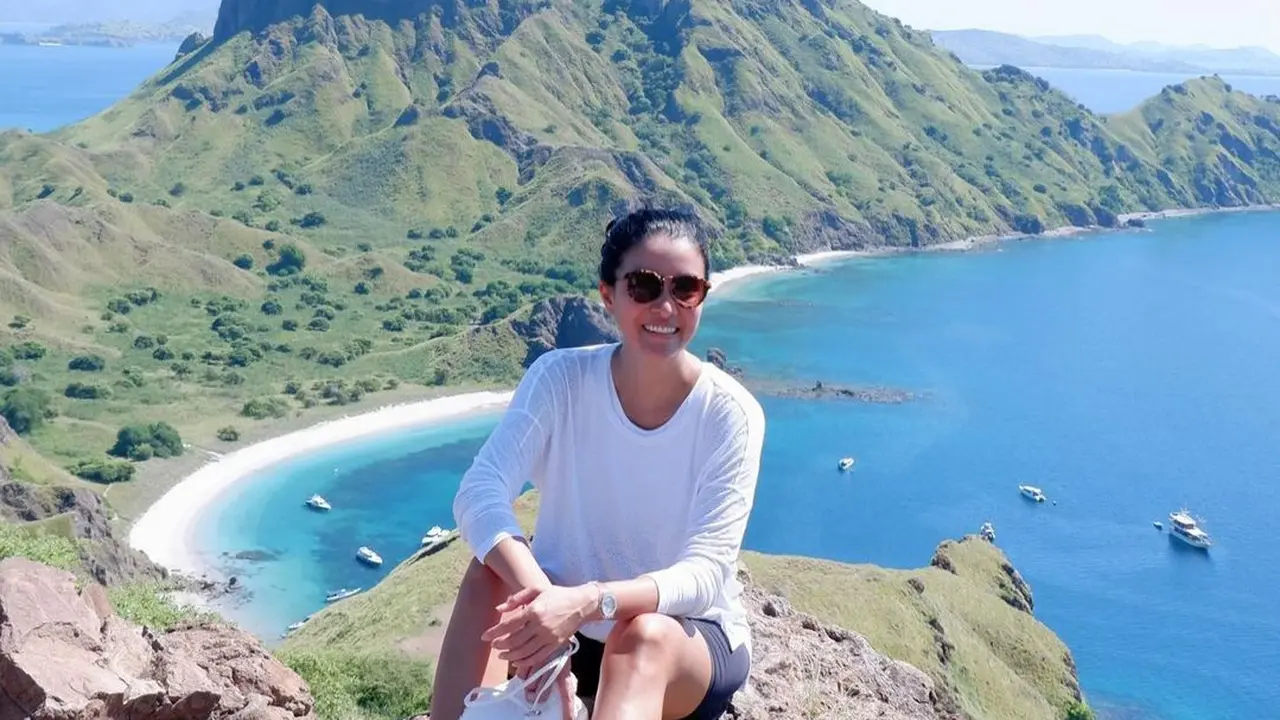 Marcella Zalianty di Pulau Padar (Instagram/marcella.zalianty)