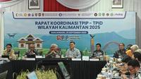 Rapat Koordinasi Tim Pengendalian Inflasi Pusat (TPIP) dan Tim Pengendalian Inflasi Daerah (TPID) Wilayah Kalimantan yang diselenggarakan pada 25 September 2025 di Banjarbaru, Kalimantan Selatan. (Foto: ekon.go.id)