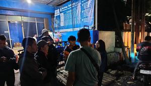 Suasana di Tempat Kejadian Perkara pengeroyokan brutal yang terjadi di Kecamatan Sukaraja, Kabupaten Sukabumi. (Liputan6.com/ Fira Syahrin)