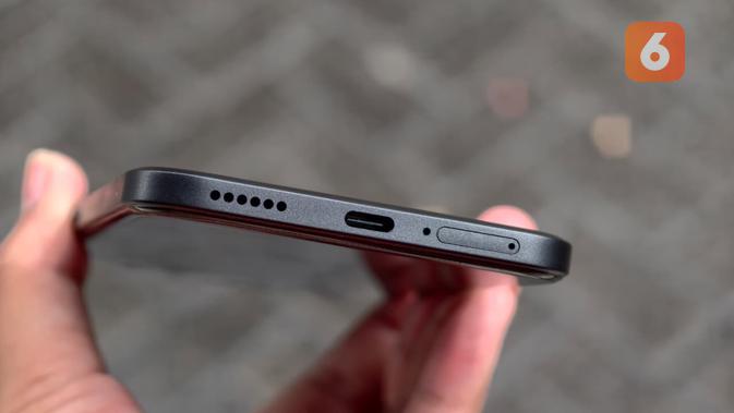 Potret sisi bawah bodi Redmi Note 15 Pro+ (Liputan6/Arief Ferdian Maulana)