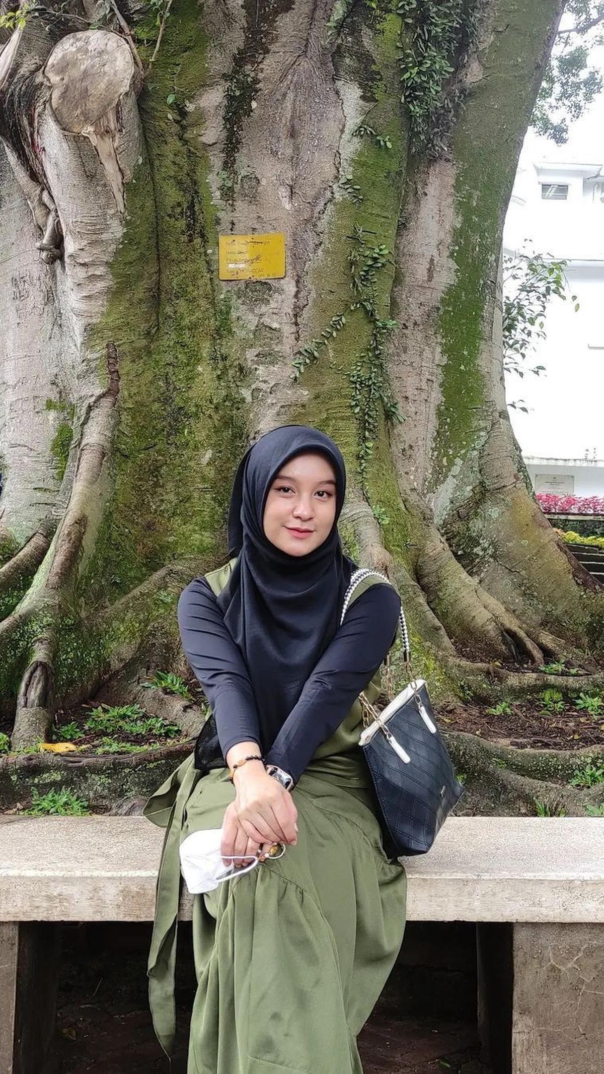 Wanita yang akrab disapa Echa ini terpaut usia 4 tahun dengan sang suami, Rizki DA.&nbsp;