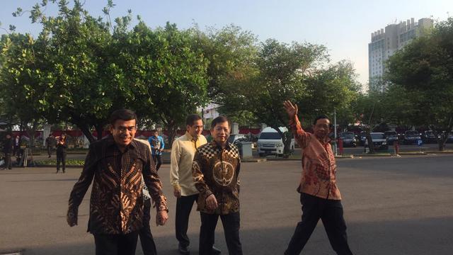 Jenderal (Purn) Fachrur Razi hingga Mahfud Md kompak mengenakan batik