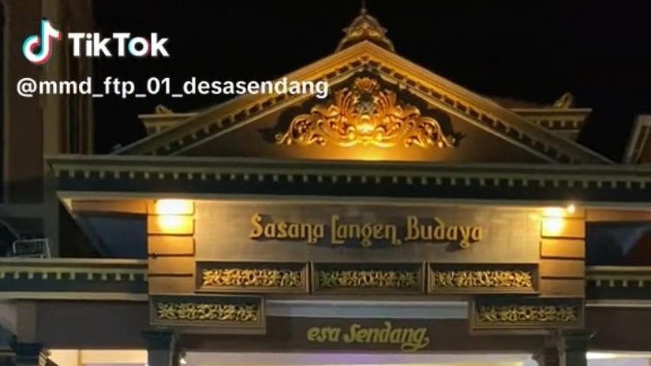 "Ikut pengajian konsumsinya nasi kotak," itulah yang tertulis di awal video yang diunggah belum lama ini.