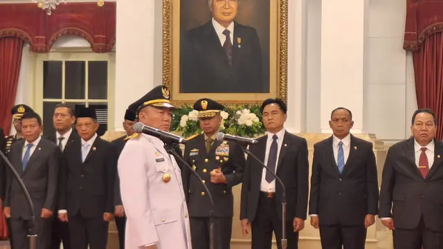 Muhidin dilantik sebagai Gubernur Kalimantan Selatan (Kalsel) di Istana Negara Jakarta, Senin (16/12/2024)