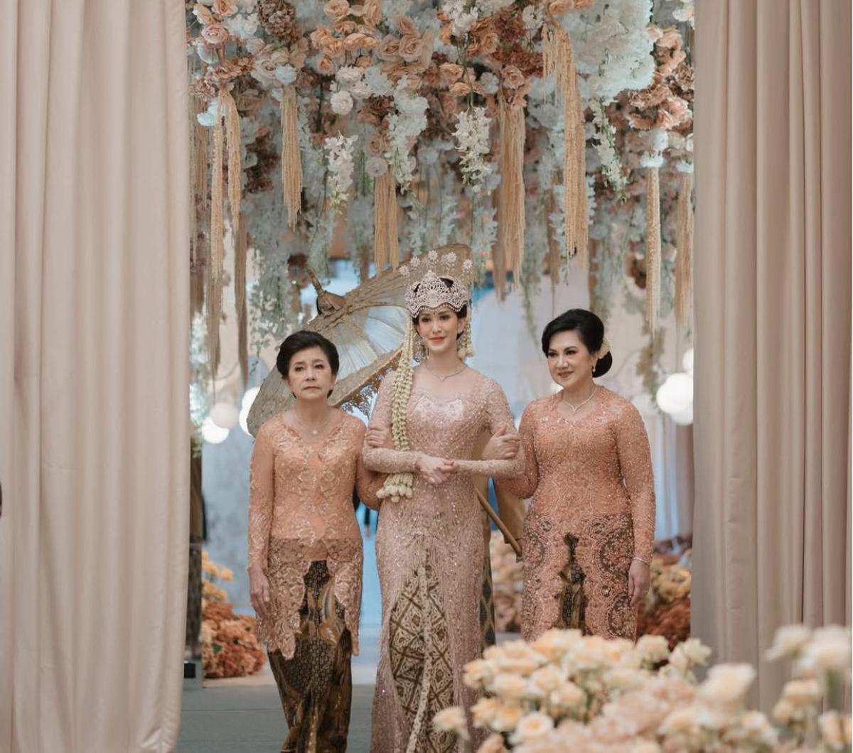 Elma Agustin Resmi Menikah dengan Ihsan Fadlur, Usung Adat Sunda yang Khidmat