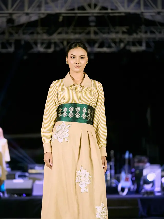 Kambang Doerianz, Koleksi Busana Tekstil Minang Rancangan Vonny Andria yang Terinspirasi dari Durian Sawahlunto