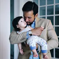 Maruli Tampubolon dan putri cantiknya. (Instagram @marulitampubolon777)