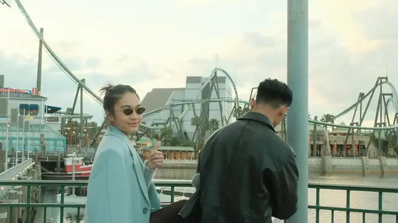 6 Potret Seru Pratama Arhan Liburan Tahun Baru di Jepang Bareng Keluarga Istri