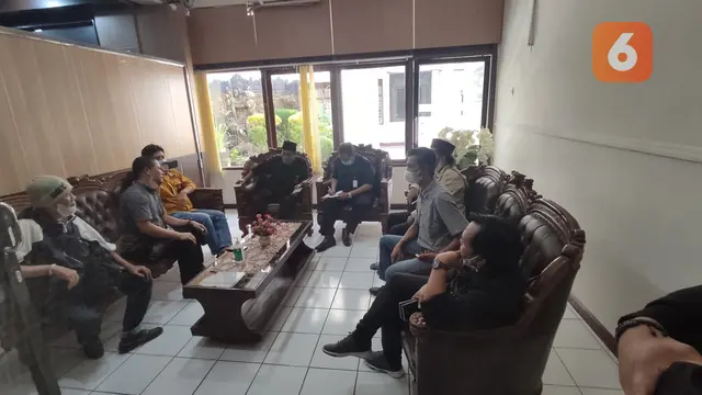 Koalisi LSM bertemu pihak Pengadilan Tinggi Makassar (Liputan6.com)