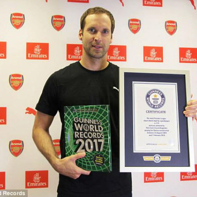4 Pesepak Bola Masuk Buku Rekor Dunia 2017 Siapa Saja Bola