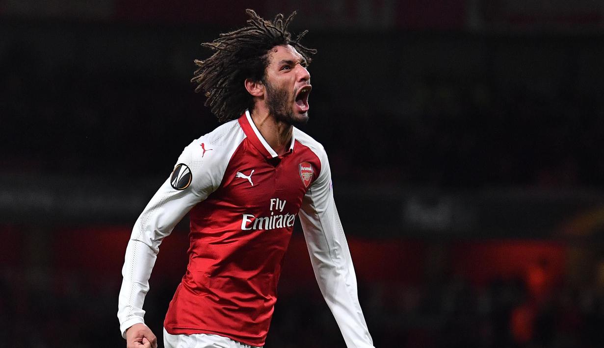2. Mohamed Elneny – Pemain yang sedang dipinjamkan Arsenal ke Besiktas ini bisa masuk daftar pembelian AC Milan. Tim berjuluk Rossonerri itu berencana menambah kekuatan lini tengah. (AFP/Ben Stansall)