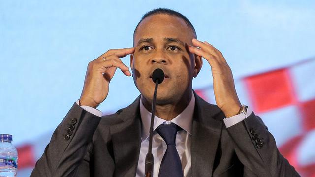 Media China Bandingkan Gaji Patrick Kluivert dengan Pelatih Dragon Team, Sebut Gajinya Lebih Rendah dari Brankovic