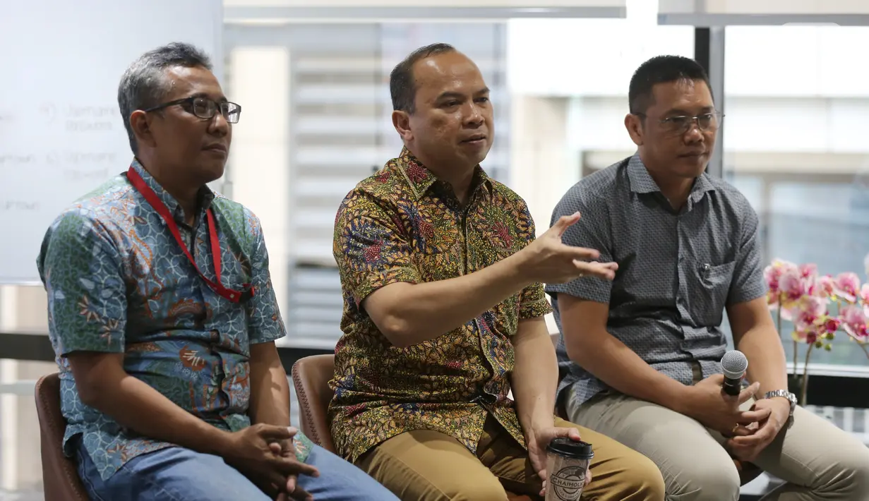 Ketua Bidang Technical Support Ronald T. Andi Kasim, saat konferensi pers mengenai enam anggota AFPI yang sukses berintegrasi pada layanan Fintech Data Center di Jakarta, Rabu (5/2/2020). Integritas ini dapat mencegah calon nasabah melakukan peminjaman berlebih. (Liputan6.com/Fery Pradolo)