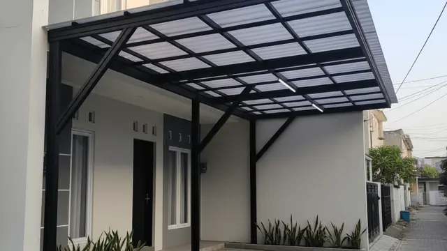 Model Carport Rumah di Gang Sempit by Gemini