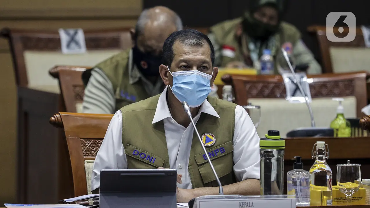 FOTO: Kepala BNPB dan DPR Bahas Perkembangan COVID-19