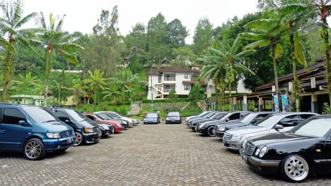 Mercedes-Benz Car Community (MBCC)