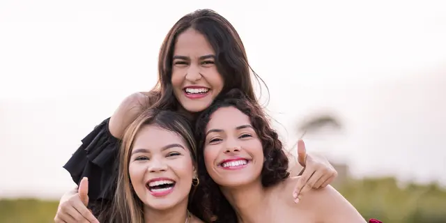 5 Zodiak yang Memiliki Sedikit Teman Tapi Bakal Langgeng Selamanya, Bestie Goals