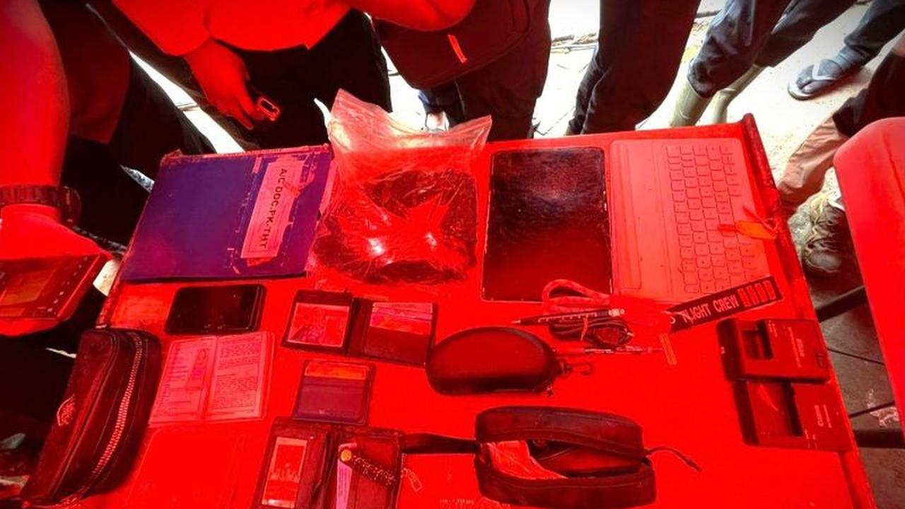 Tim SAR Temukan Barang Pribadi dan Korban Pesawat ATR 42-500 di Gunung Bulusaraung